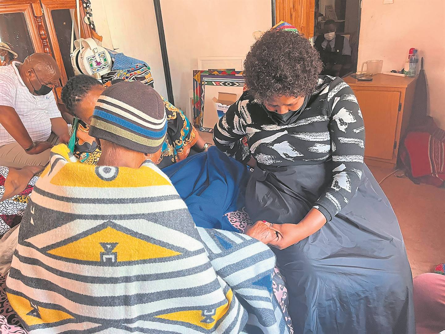 Premier Refilwe Mtshweni-Tsipane (right) visited Dr Esther Mahlangu at her home in Siyabuswa.                    Photo by Bulelwa Ginindza