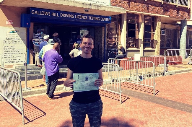 Morgan Barton proudly shows off the temporary driver's licence he received this month. (PHOTO: Twitter/@morganreybarton)
