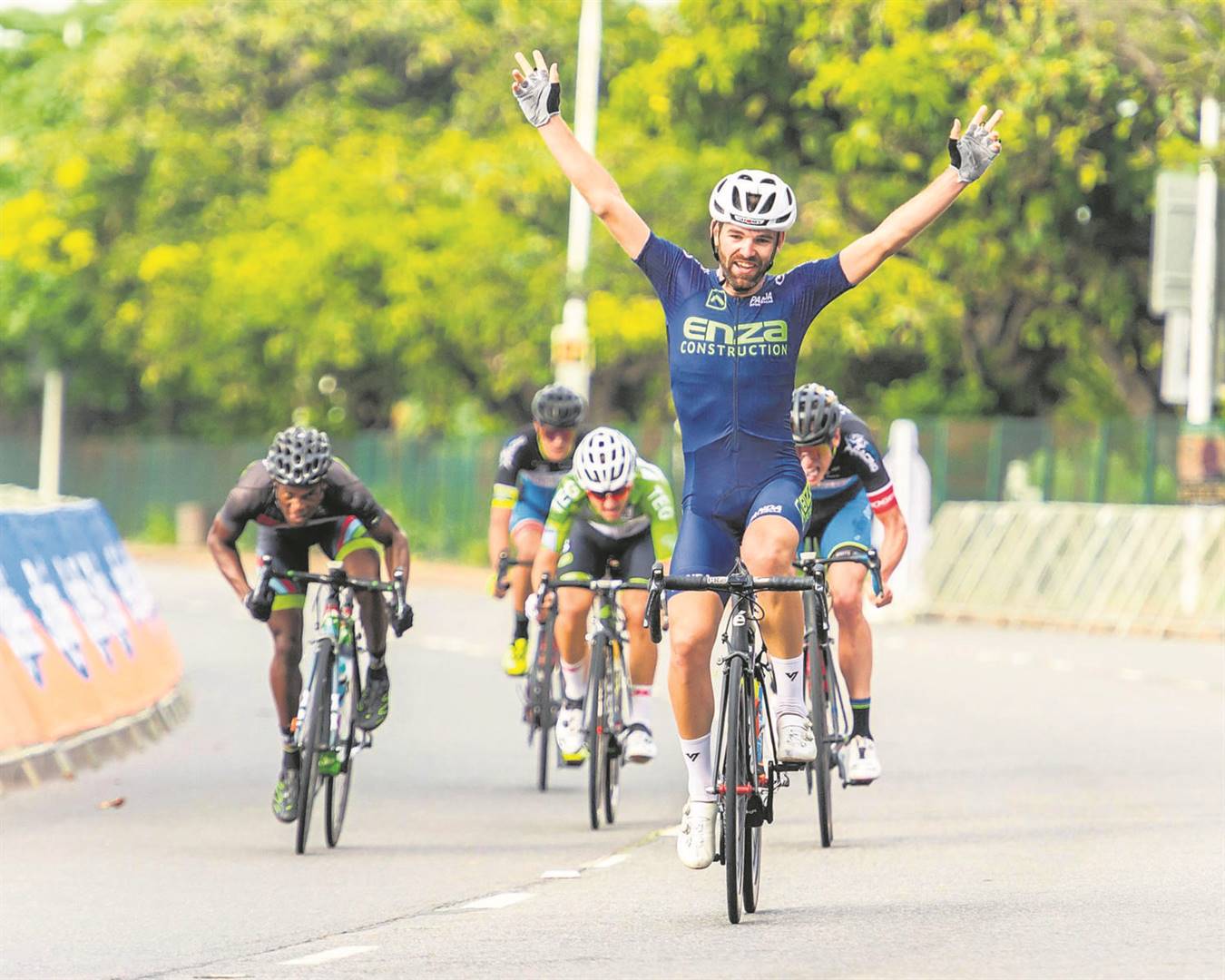 2019 aQuellé Tour Durban champion Steven van Heerden will be back with Team Enza for the defence of their title on Sunday.