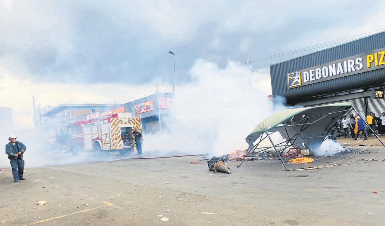 One dead as violent clash in Pietermaritzburg CBD sparks chaos | Witness