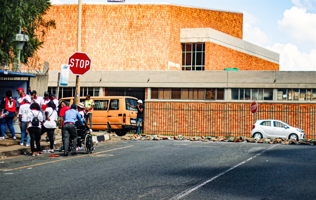 The Charlotte Maxeke Academic Hospital and four other health facilities are affected by the electrical outage in Johannesburg. (Alfonso Nqunjana/News24)