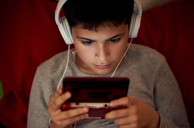 Parenting in the digital age is quite a challenge. (PHOTO: Gallo images/ Getty images) 