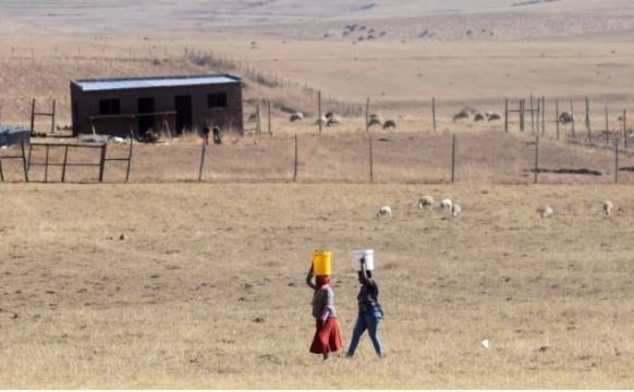 Rural villagers in Eastern Cape districts like OR Tambo, often walk long distances to fetch water from rivers or boreholes. Some would cross district borders, and pass villages just to get water. Picture: Black Star/Spotlight
