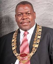 Nkosinjane Speelman, die gewese burgemeester van die Matjhabeng-munisipaliteit, is glo die laaste mens by wie die ketting gesien is.  Foto: Verskaf