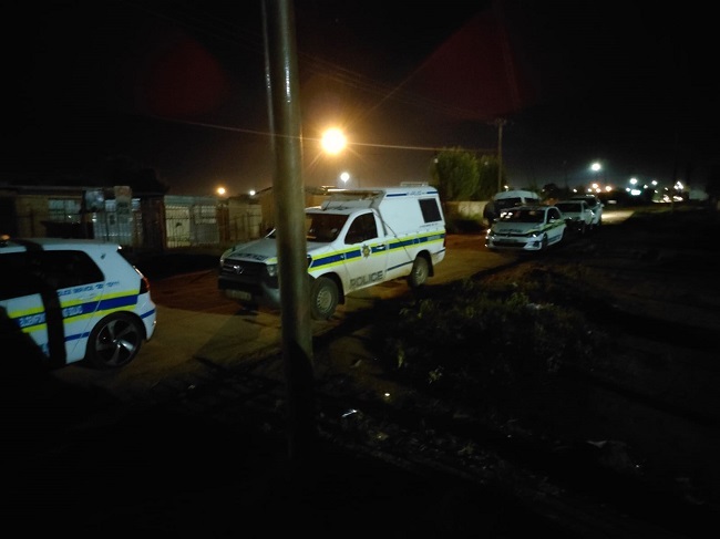 Twee verdagtes is in Bloemfontein in hegtenis geneem vir die besit van gesteelde vee. Foto: Verskaf deur SAPD 