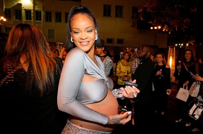Rihanna glows at the launch of her latest makeup line. (PHOTO: Getty/Gallo images)