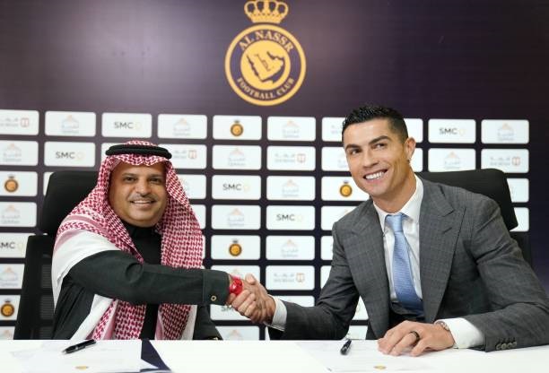 Thousands of Saudi fans cheer as Ronaldo unveiled at Al Nassr