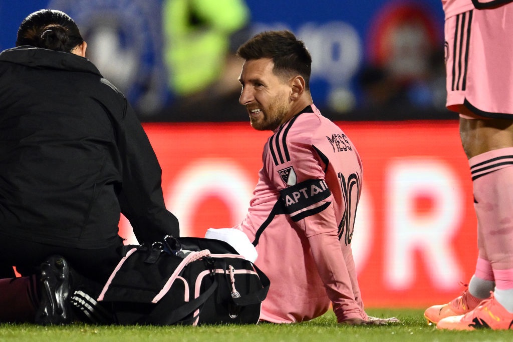 MONTREAL, QUEBEC - MAY 11: Lionel Messi #10 of Inter Miami reacts after being injured during the first half against CF MontrÃ©al at Saputo Stadium on May 11, 2024 in Montreal, Quebec. (Photo by Minas Panagiotakis/Getty Images)