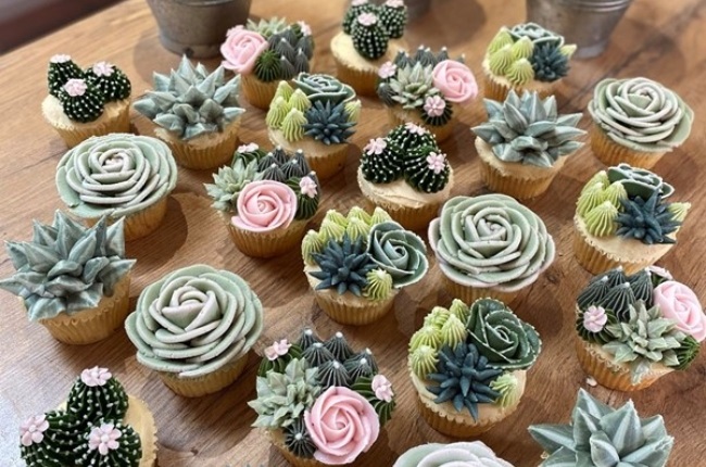 Baker, cupcakes, bouquets, Cape Town, Hout Bay, We