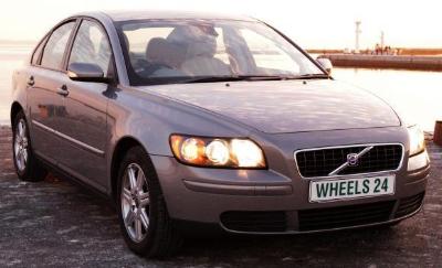 Volvo S40 and V50 to get D5 engine