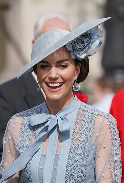 PHOTOS | Princess Kate stuns in powder blue as she hosts garden party ...