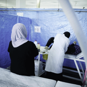 A consultation in the ER section of the MSF hospital in Syria.