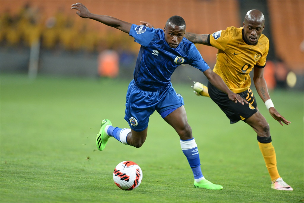 Siphesihle Ndlovu of SuperSport United and Sifiso Hlanti of Kaizer Chiefs during the DStv Premiership match between Kaizer Chiefs and SuperSport United at FNB Stadium on September 17, 2022 in Johannesburg, South Africa.