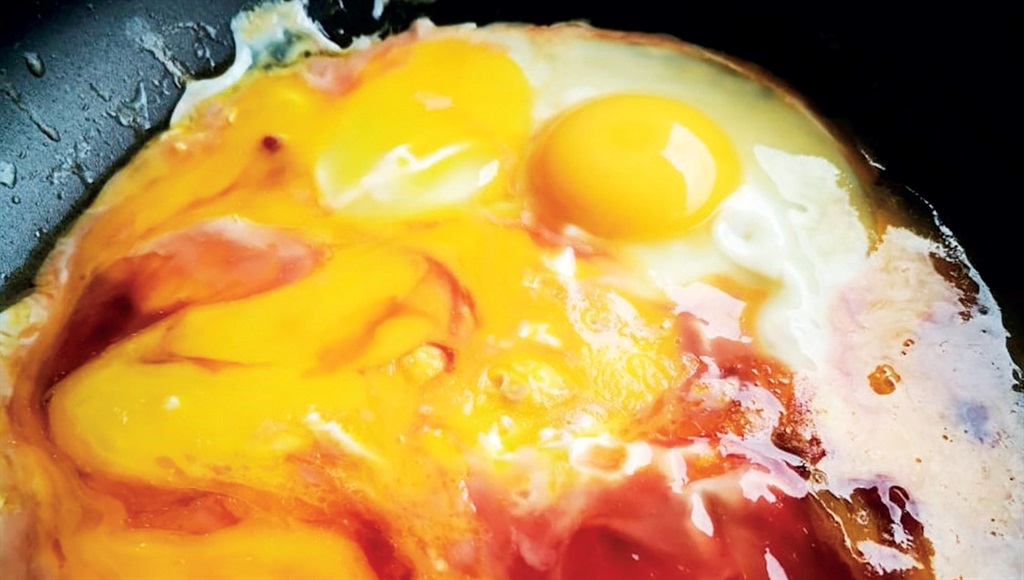 Afwykings by eiers, soos eiers wat “bloedvlekke” bevat, is al tydens inspeksies deur die gevolmagtigde gevind. FOTO: VERSKAF