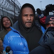 Prosecutors slam R. Kelly’s bid to postpone sentencing as the singer faces 10 years behind bars