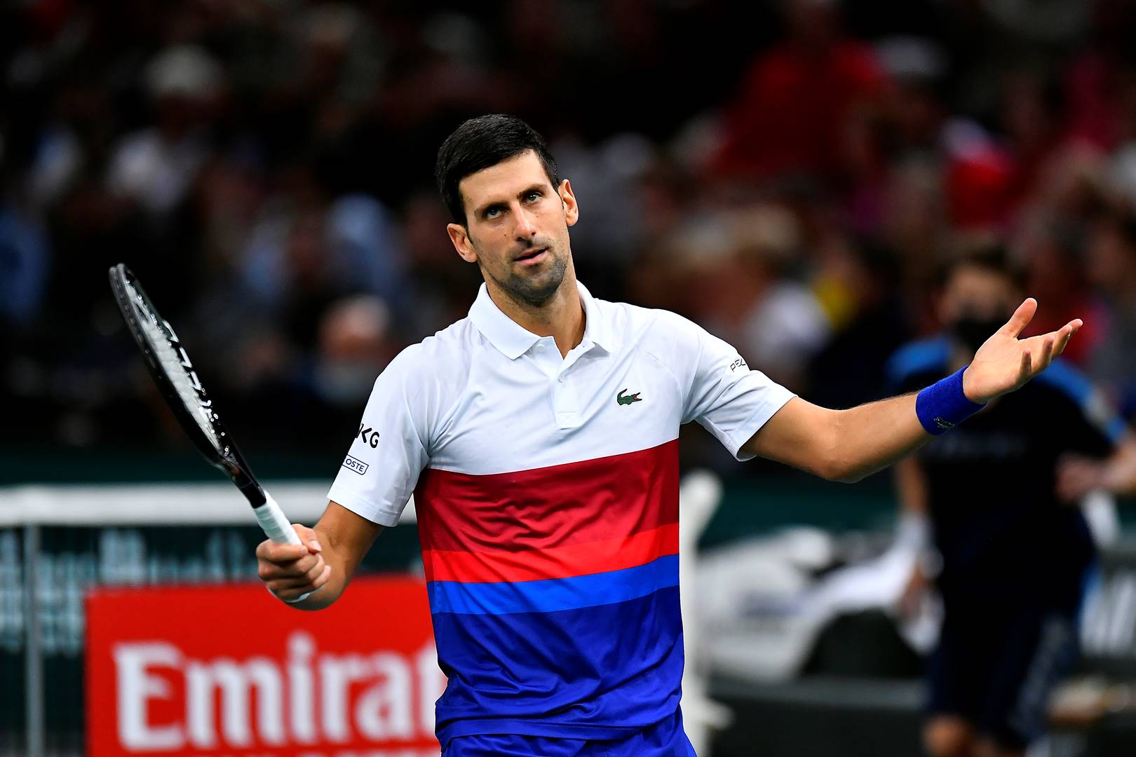 Novak Djokovic sal vanjaar vir ’n sewende keer die jaar as die wêreld se voorste speler afsluit. Hy het Daniil Medvedev van Rusland Sondag in die eindstryd van die Parys-meesterstoernooi geklop.  Foto: Getty Images