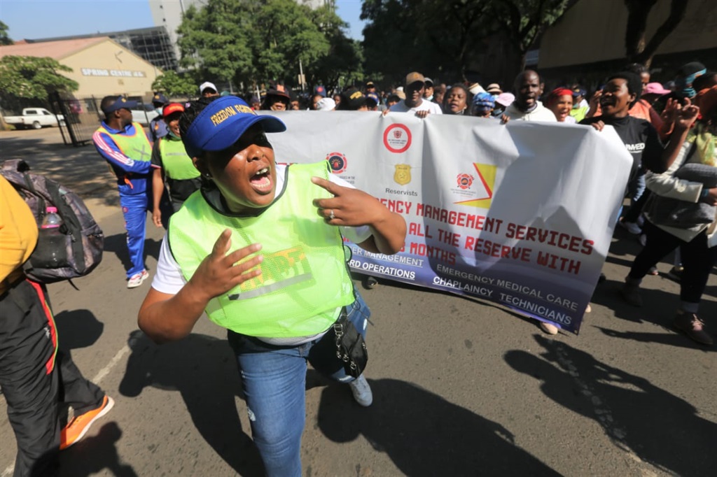 The Emergency Services, SANDF and SAPS reservists marched to handover a memorandum of demands to the Presidency at the Union Building as they demand all reservists with more than three months to be hired permanently. Photos by Raymond Morare