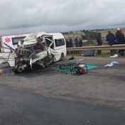 Accident involving two taxis claims lives of eight outside Mthatha