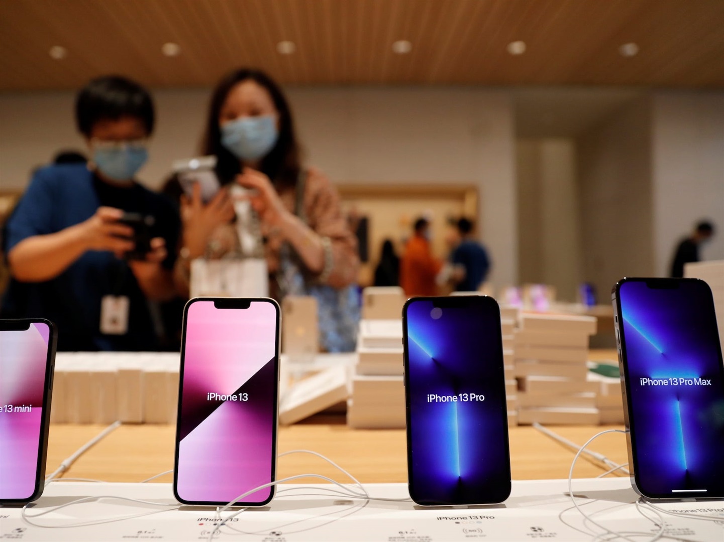 Apple supplier Foxconn is offering signing bonuses for returning and new workers at its Zhengzhou facilities in China. Carlos Garcia Rawlins/Reuters