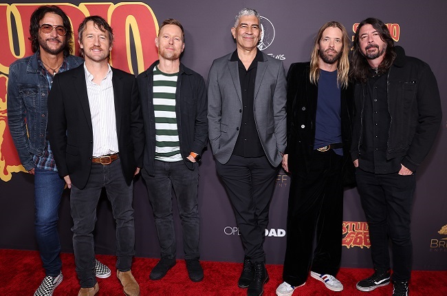 Foo Fighters mengumumkan pertunjukan penghormatan Taylor Hawkins