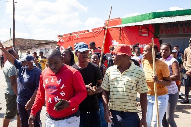 Residents protest in Diepsloot