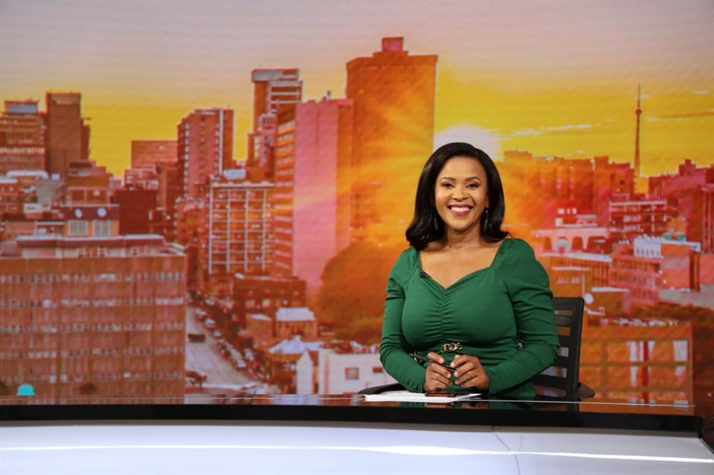 Sindy Mabe is hosting The South African Morning alongside Gareth Edwards. 