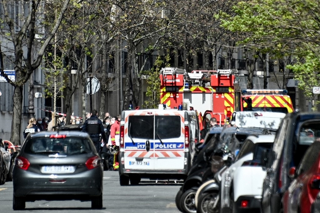 one-dead-one-injured-in-paris-hospital-shooting-police-news24