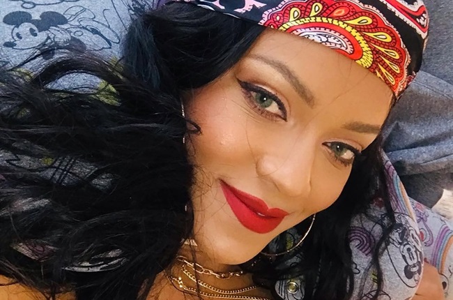 Rihanna lookalike with fake baby bump wows fans at Brazilian