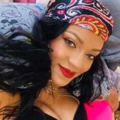 Rihanna lookalike with fake baby bump wows fans at Brazilian festival
