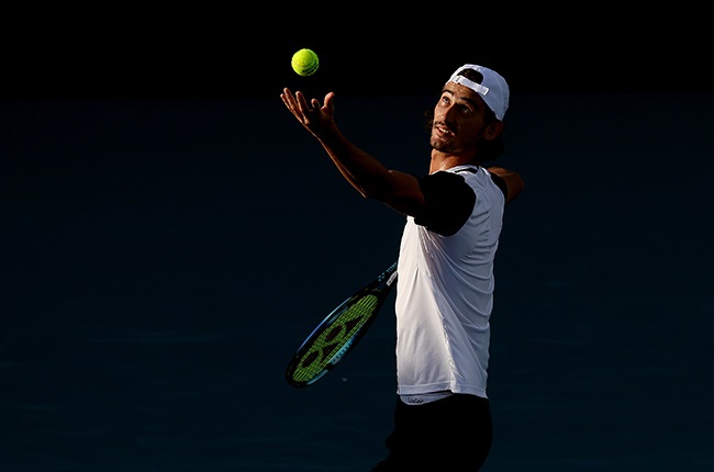 Lloyd Harris dari SA sekarang berada di peringkat di atas Roger Federer dalam peringkat ATP