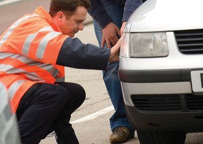 <b>UNDER-INFLATED TYRES – A DANGER ON THE ROAD:</b> Driver with under-inflated tyres increase their risk of tyre failures and punctures. <i>Image: RAC</i>