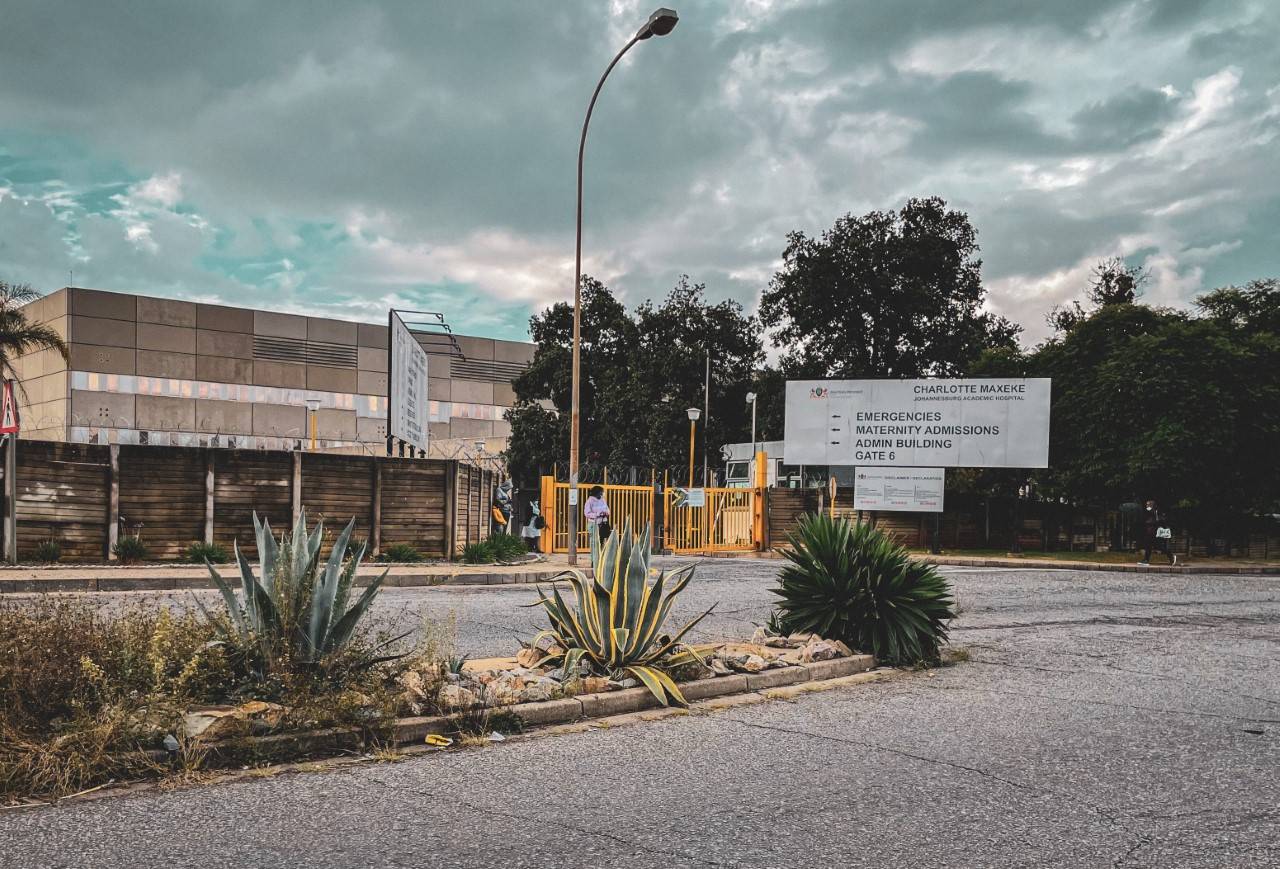 Repair works continue at Charlotte Maxeke Johannesburg Academic Hospital. Photo: Sthembiso Lebuso 