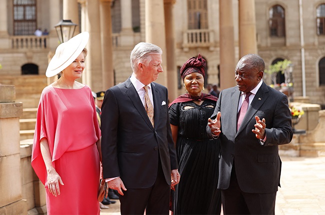 SAMENVATTING |  Ramaphosa begroette de Belgische koninklijke familie met een te ongemakkelijk gesprek