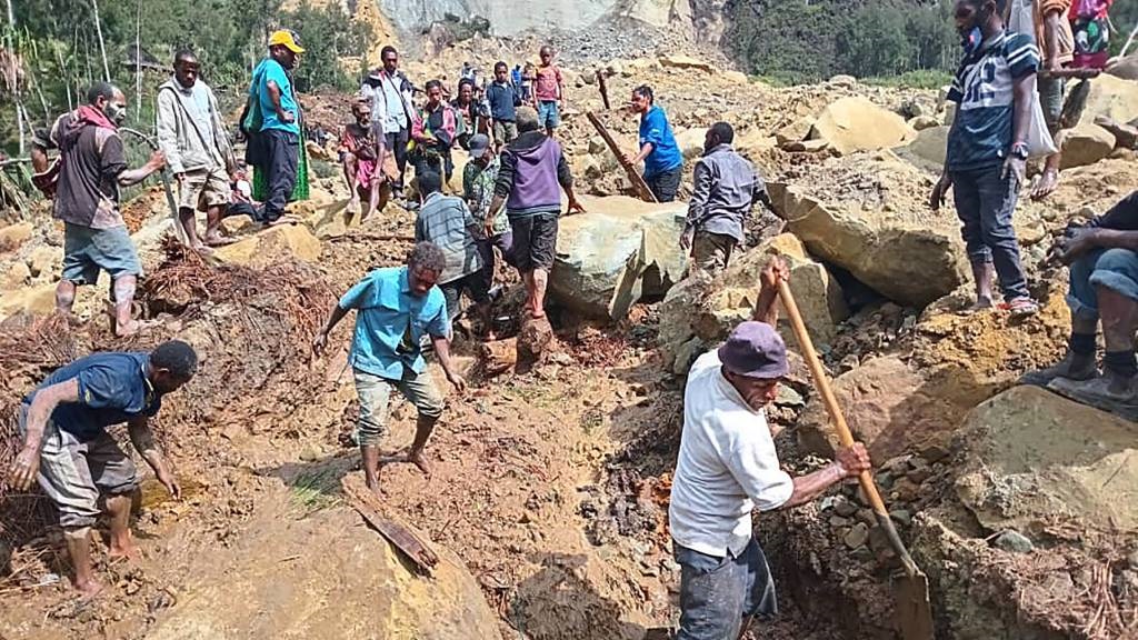 News24 | 'We are racing against time': Fears of another slide as 670 bodies found in Papua New Guinea