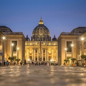 WATCH | Man arrested after forcing gate with his car to get into the Vatican