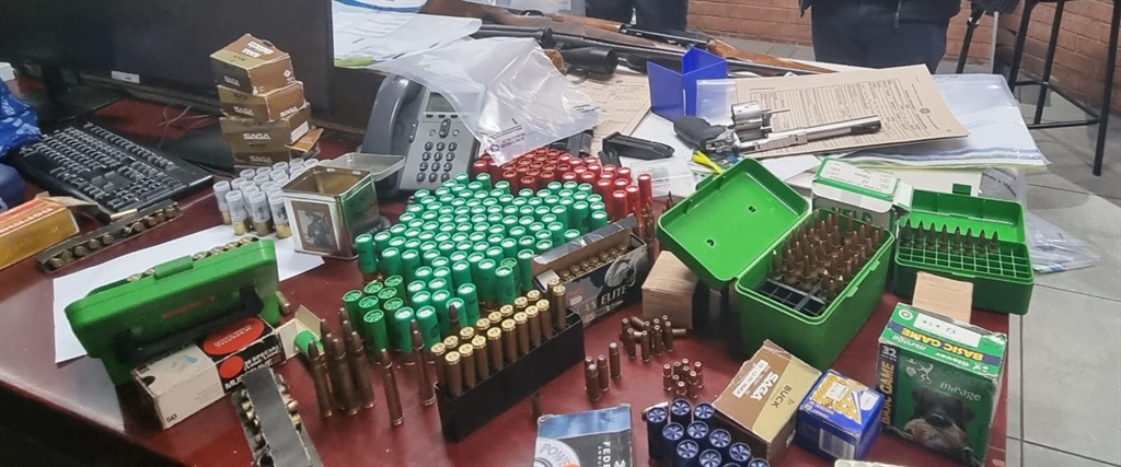 Seorang pria ditangkap di Mpumalanga karena memiliki senjata tanpa izin, 600 butir amunisi
