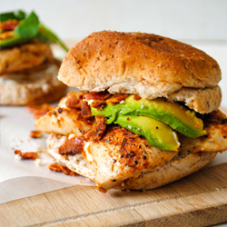 Cajun chicken burgers with lime mayonnaise | Food24