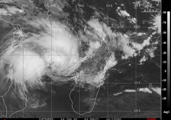 An infra-red satellite image of the Mozambique Channel, valid for 06h00SAST this morning, Monday 24 January 2022, showing the vortex of “ANA” lying just off the northern Mozambican coast. Source: UW-CIMSS.