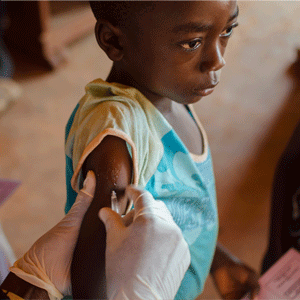 In February, the government announced measles, rubella and rabies epidemics. In response, Doctors Without Borders (MSF) organised three mass measles vaccination campaigns for children under 15 in the town of Bria, at the displaced people camp in Batangafo, as well as in Batangafo town and the cities of Nzako and Bakouma. By the end of March, 33,000 children had been vaccinated. 