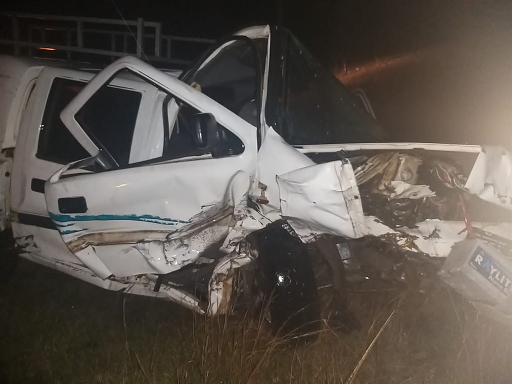 Accident Leaves Two People Dead, Four Severely Injured | News24