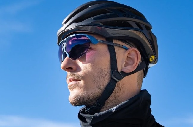 These French cycling sunglasses have a head-up data display