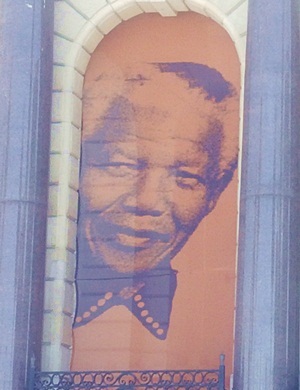 A banner at the City Hall in Cape Town to remember former president Nelson Mandela. (Adiel Ismail, Fin24)