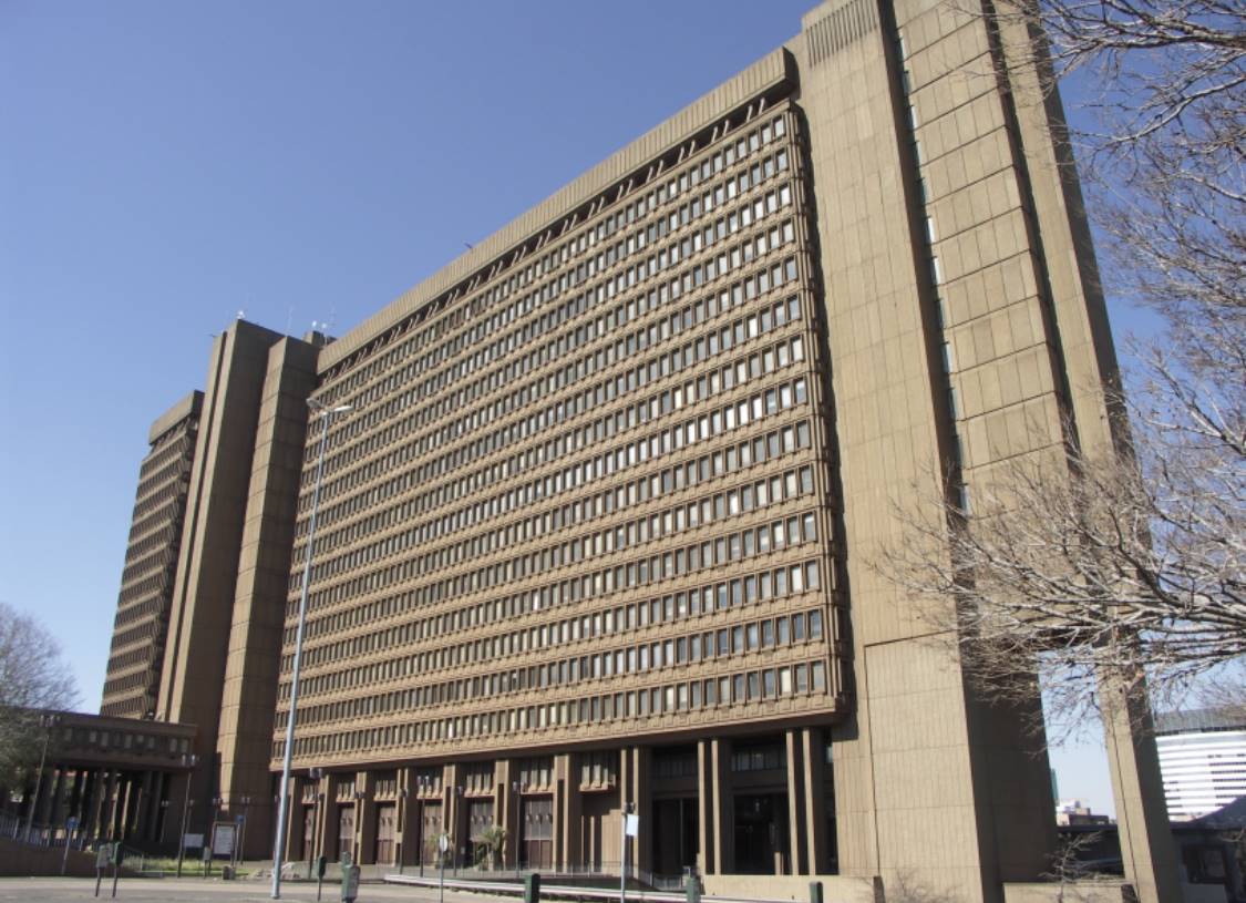 The Johannesburg Metro Centre building has no electricity.