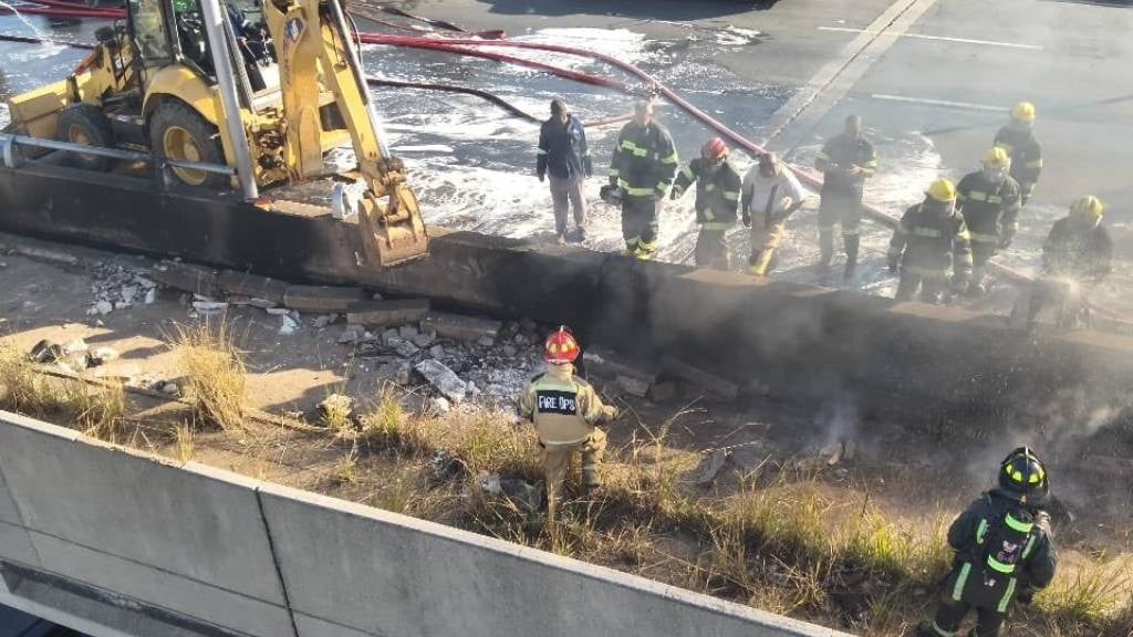 Firefighters responded to a fire affecting the power supply to various parts of Johannesburg. (@visiontactical/X)