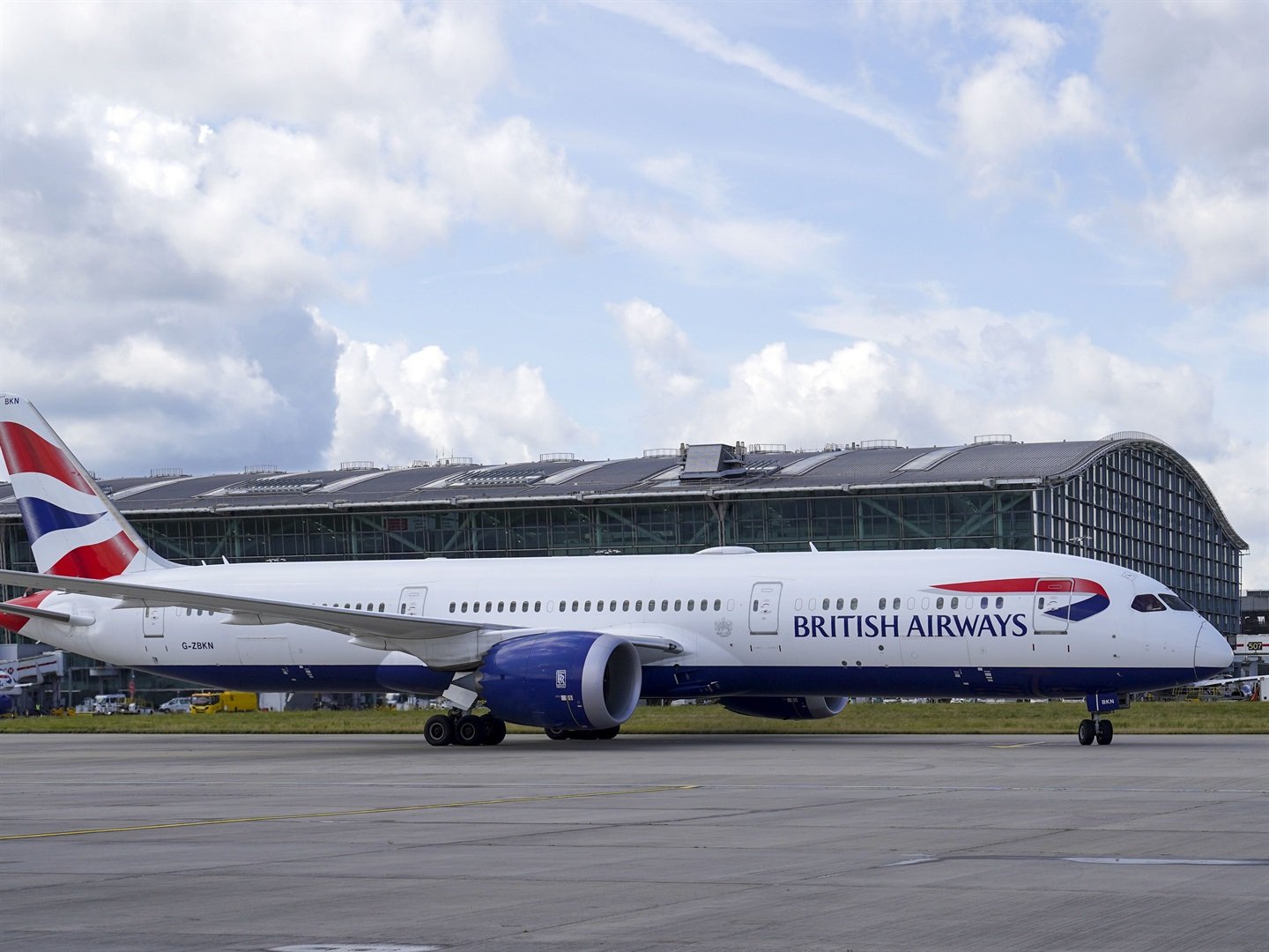 Passengers livid after BA flights delayed due to fuel shortage | City Press