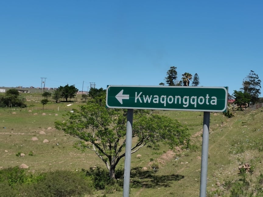 Kwaqongqota Village is situated along the R102 road between Mdantsane and Qonce. 