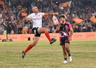 Evergreen Ruan Pienaar praised after guiding Cheetahs to glory: 'The hardest worker in our team'