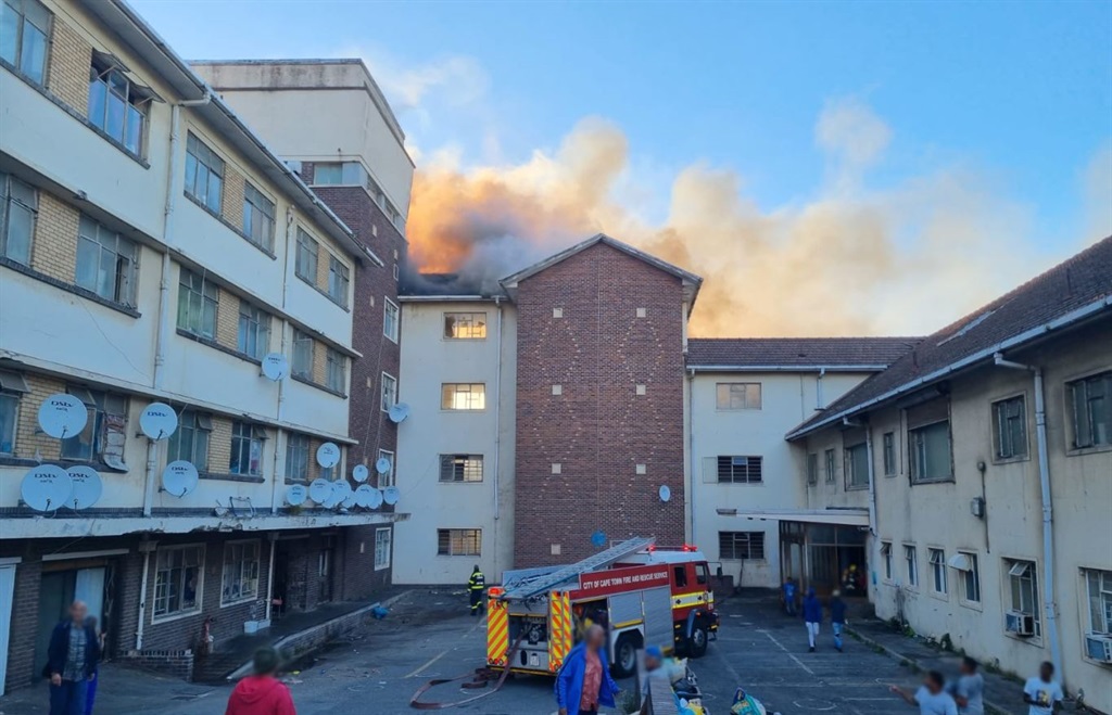 Building fire leaves scores displaced. Photo Supplied