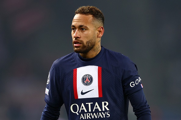 Fabrizio Romano says Paris Saint-Germain and Manchester United are not in talks over Neymar. 