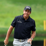 Reigning champ Mickelson withdraws from PGA Championship